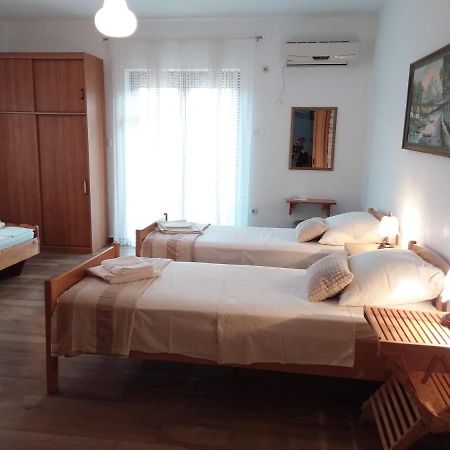 Apartman Tomo Pula Exterior foto