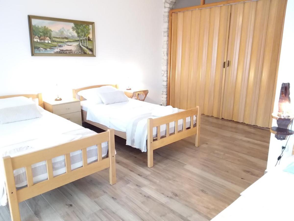 Apartman Tomo Pula Exterior foto