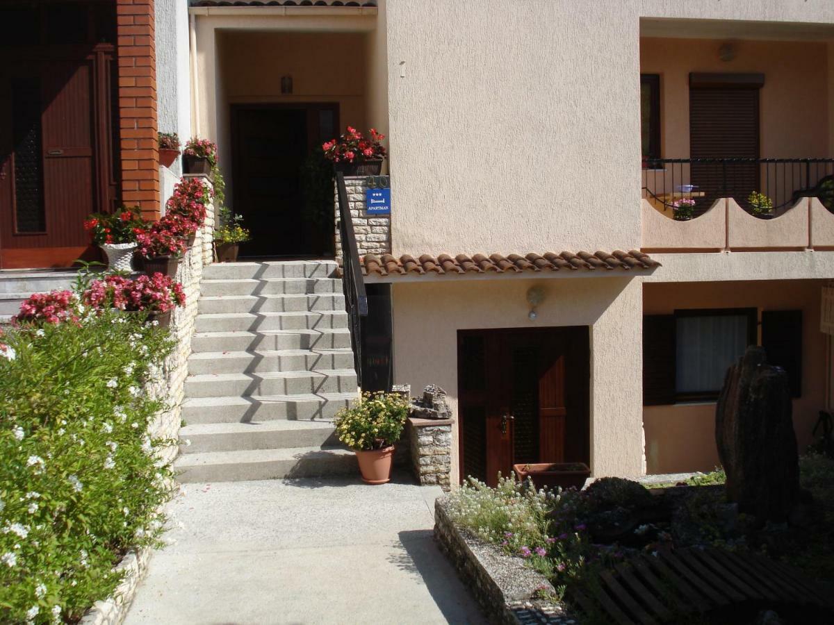 Apartman Tomo Pula Exterior foto